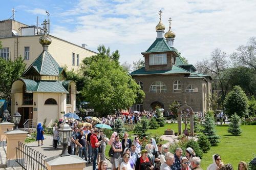 В Алма-Ате продолжается поклонение чудотворной Казанской иконе Божией Матери