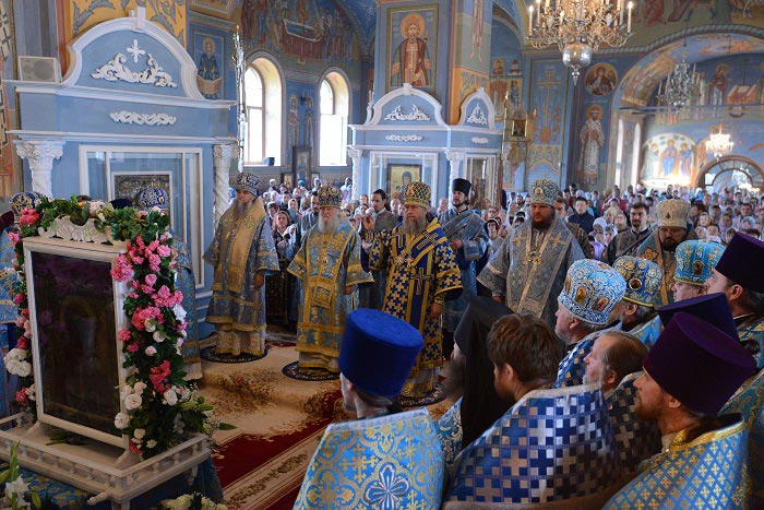 Митрополит Астанайский и Казахстанский Александр возглавил в городе Костроме торжества по случаю праздника Феодоровской иконы Божией Матери