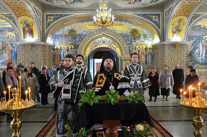 Служение Управляющего делами Православной Церкви Казахстана в пятницу 5-й седмицы Великого поста