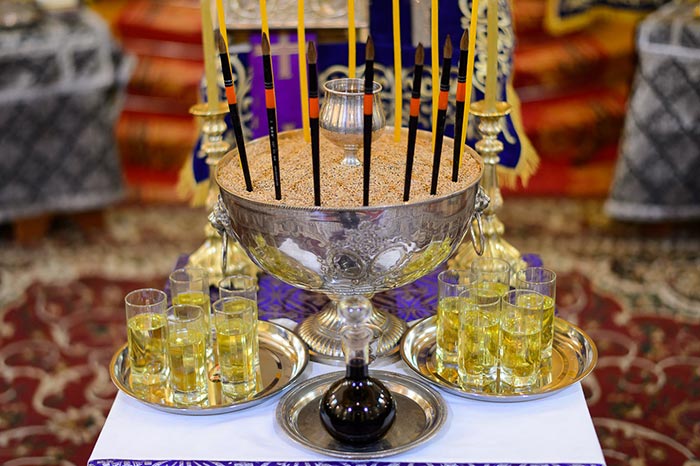 Епископ Талдыкорганский Нектарий совершил Таинство Елеосвящения в Вознесенском кафедральном соборе Алма-Аты