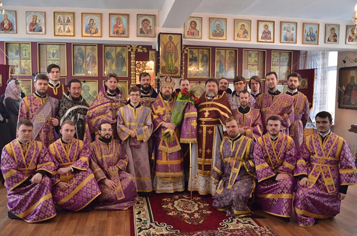 В Алма-Атинской духовной семинарии молитвенно отметили 50-летие со дня рождения епископа Каскеленского Геннадия