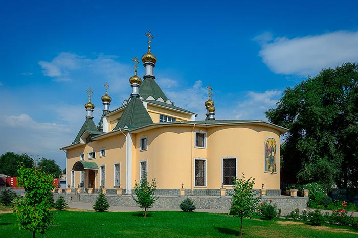 Празднование в честь Почаевской иконы Божией Матери в Иверско-Серафимовском монастыре Алма-Аты