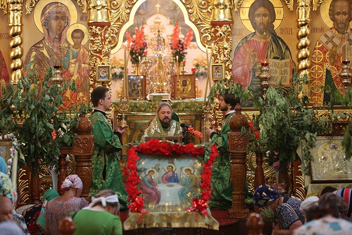 Служение епископа Каскеленского Геннадия в день Святой Пятидесятницы