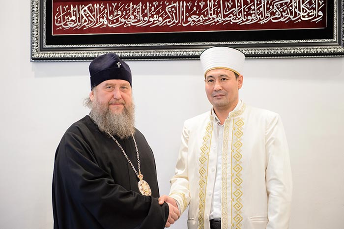 С праздником Рождества Христова митрополита Александра и православных верующих поздравил Верховный муфтий Республики Казахстан