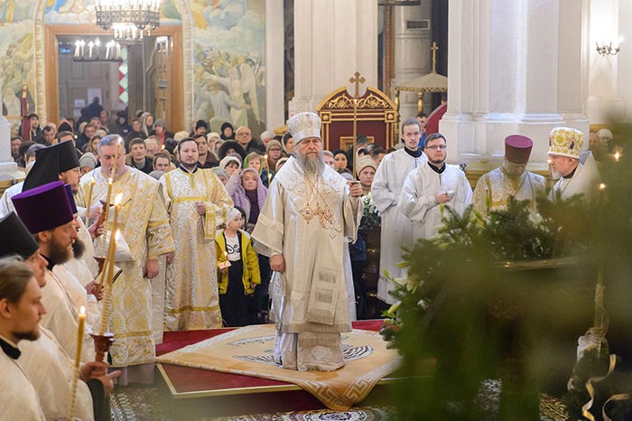 В канун праздника Рождества Христова Глава Православной Церкви Казахстана совершил всенощное бдение в Вознесенском соборе Алма-Аты