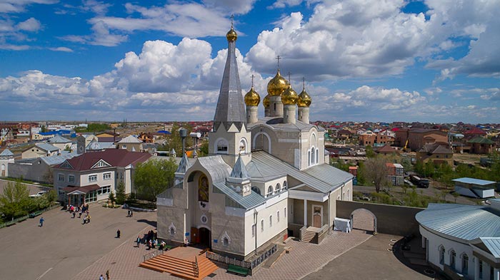 Православные верующие «Шахтерской столицы» Казахстана совершают молитву перед чудотворным образом Царицы Небесной «Умягчение злых сердец»