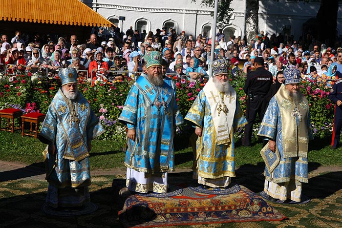 Митрополит Александр возглавил празднование в честь явления Толгской иконы Божией Матери в Толгской обители Ярославля