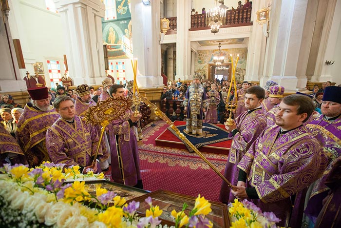 В неделю Торжества Православия Глава Православной Церкви Казахстана совершил Литургию в Вознесенском соборе Алма-Аты