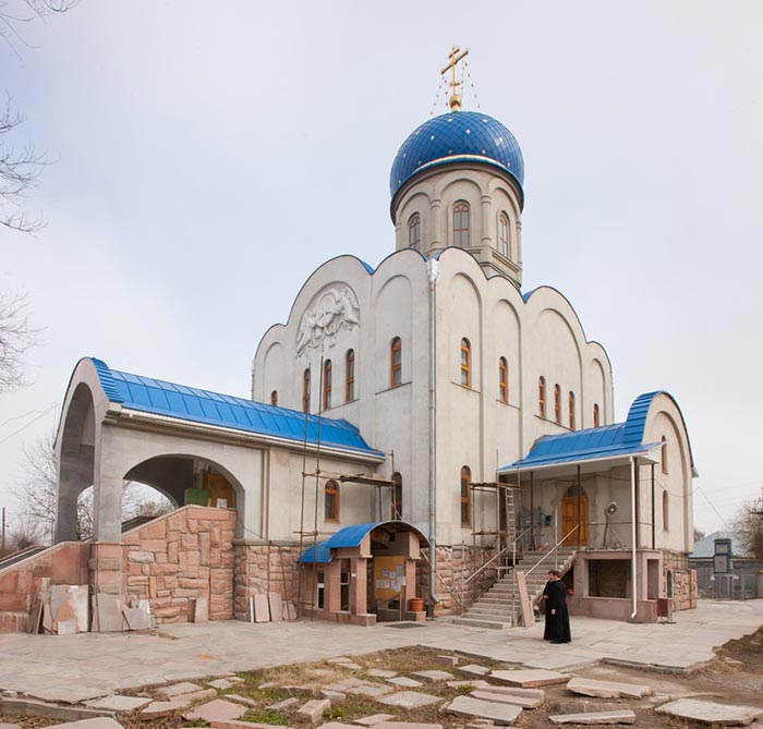 Предстоятель Православной Церкви Казахстана возглавил служение Божественной Литургии в Иверском храме поселка Боралдай